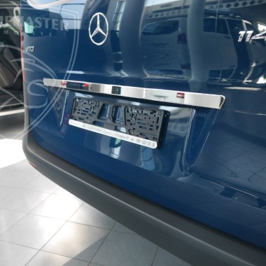 Накладка над номером на дверь багажника Mercedes V-class W447 (2014-) бренд – Omtec (Omsaline) главное фото